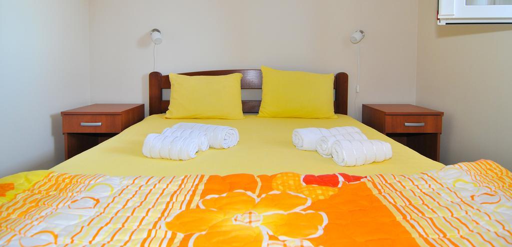 Apartments Mira Тиват Екстериор снимка