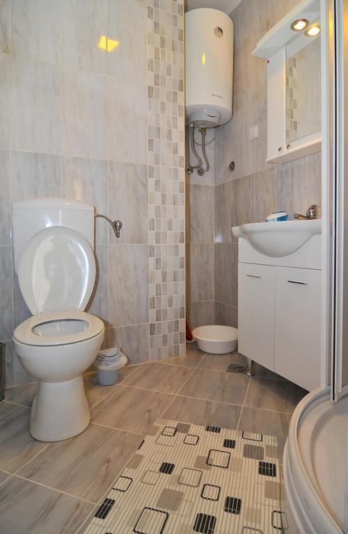 Apartments Mira Тиват Екстериор снимка