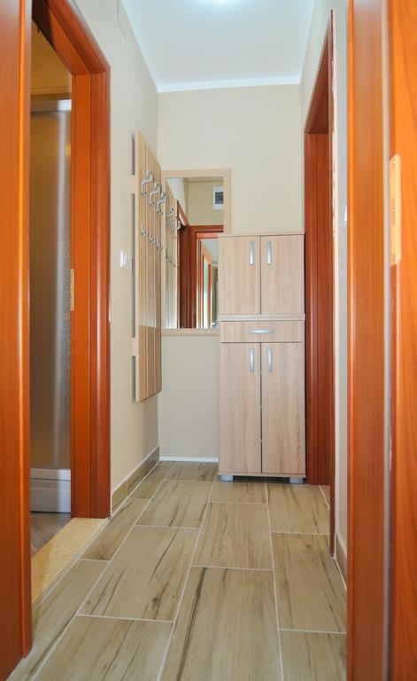 Apartments Mira Тиват Екстериор снимка